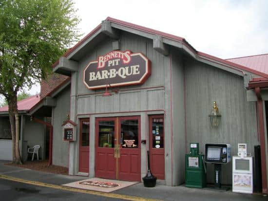 Bennett's bar shop b que