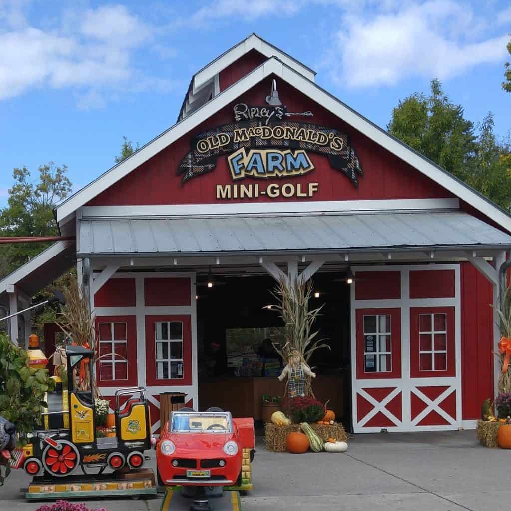 Ripley's Old MacDonald's Farm Mini Golf - Explore The Smokies