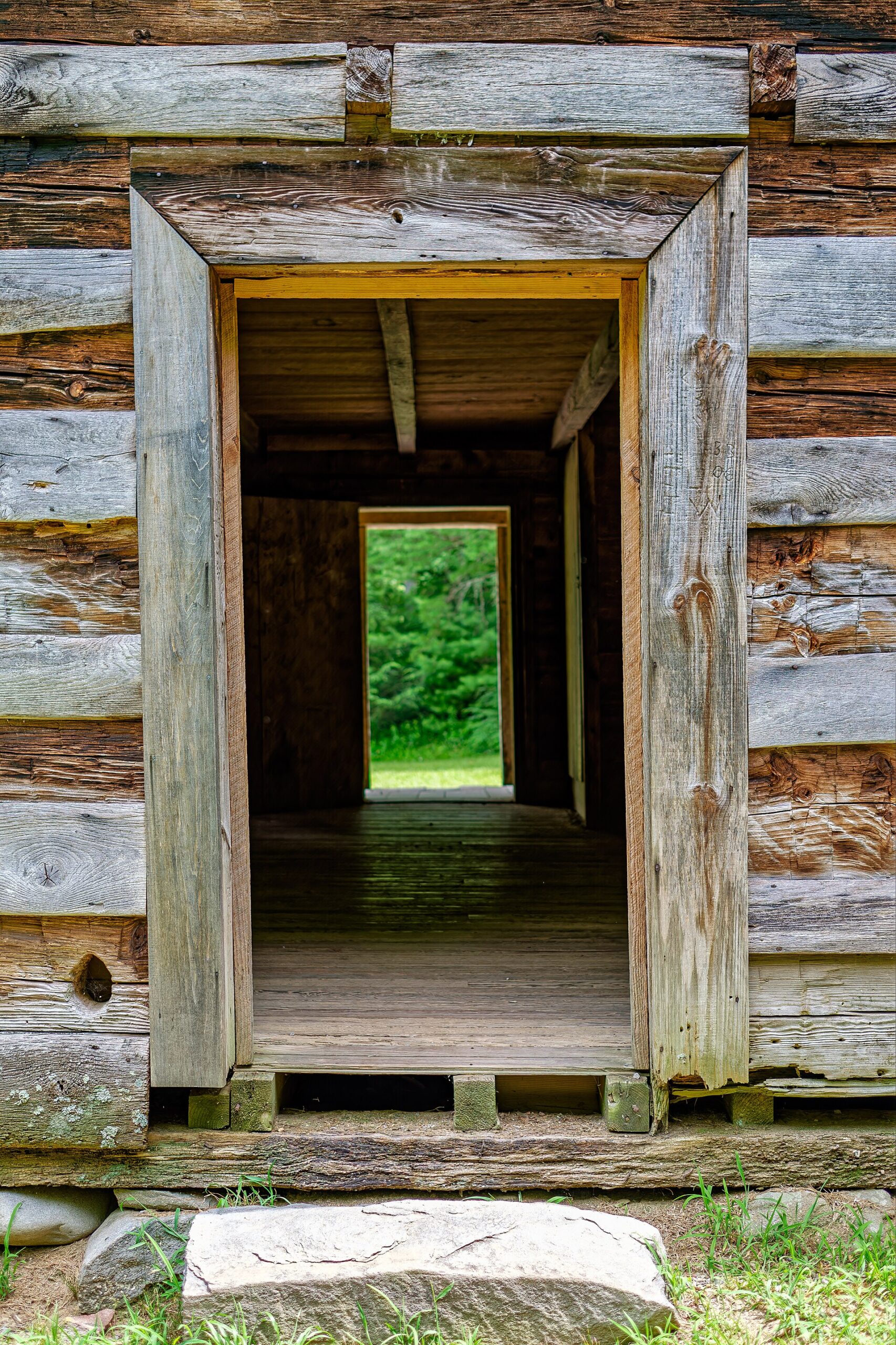 Fake Smoky Mountain cabin listings