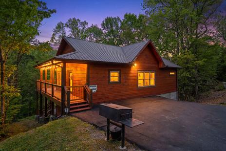 Cabins with home theaters and game rooms