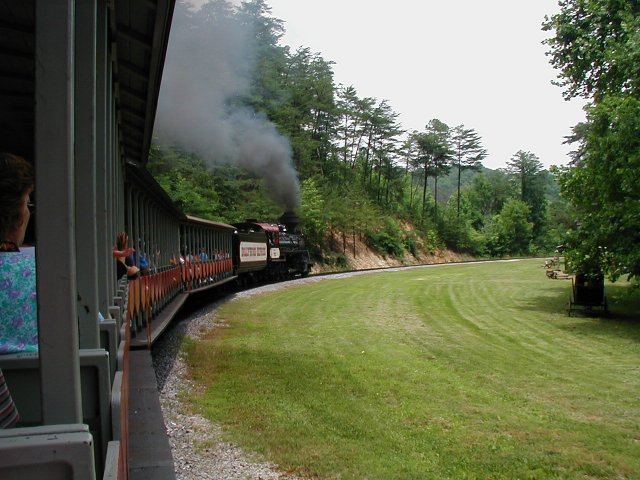Dollywood Christmas cabin booking