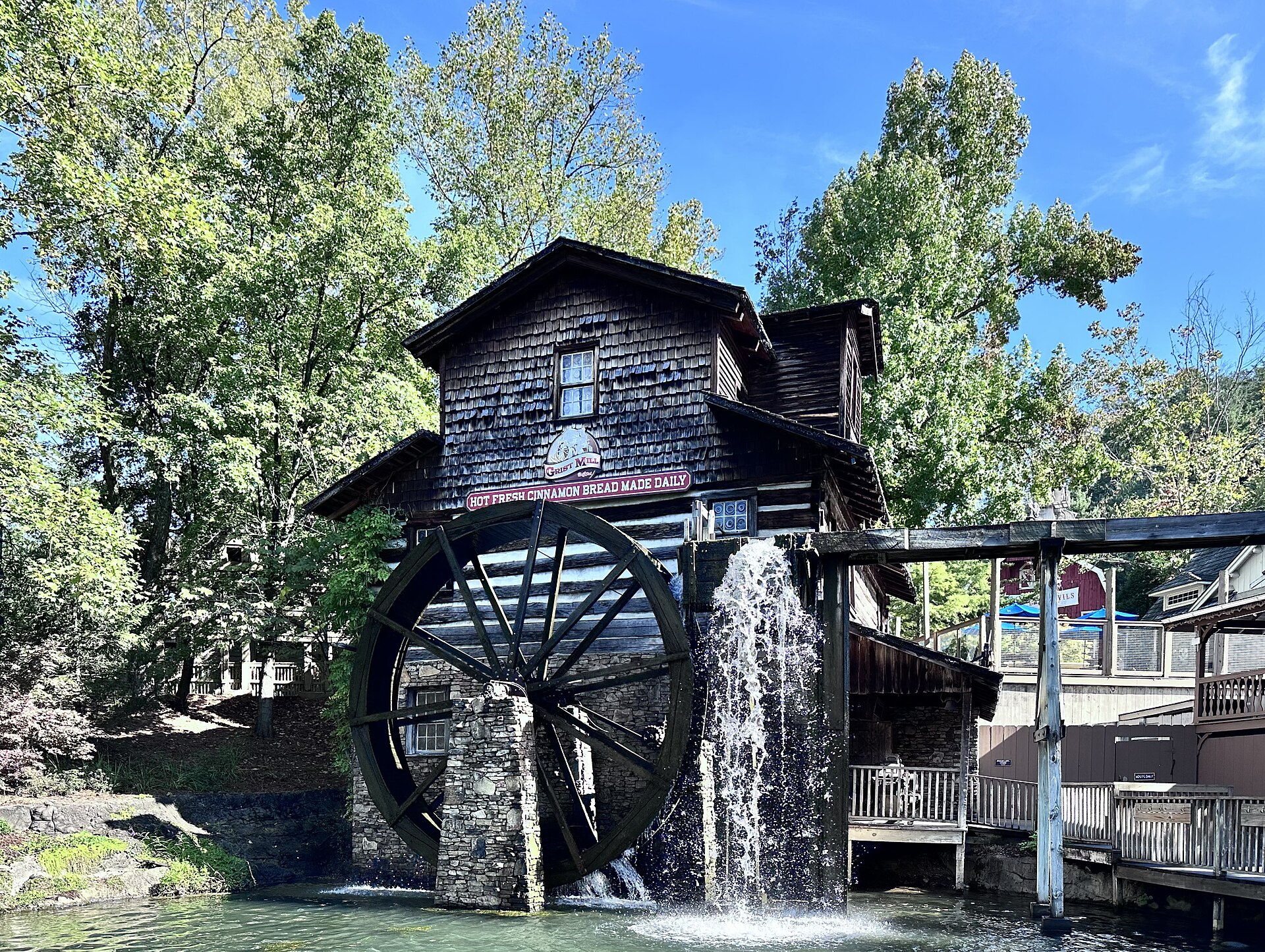 Dollywood Christmas cabin booking