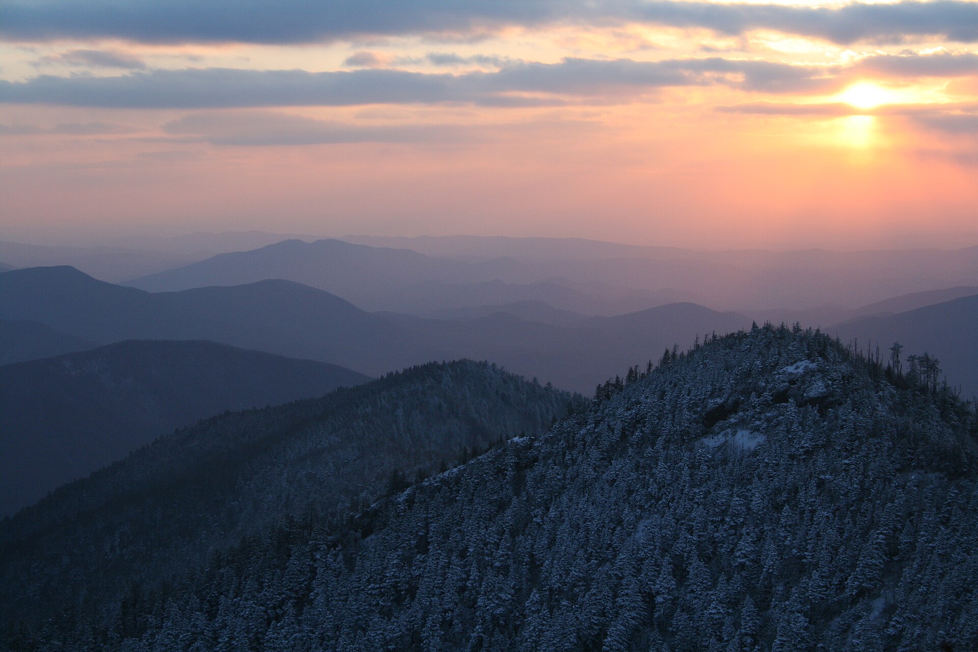 Smoky Mountains bachelorette party cabins